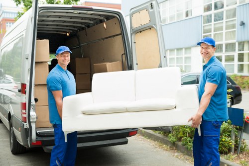 Moving van service for Canary Wharf apartment and office relocations