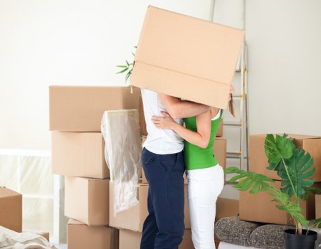 Transparent pricing and free quote concept for Canary Wharf removals