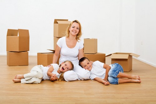 Packing and loading support for a residential move in Canary Wharf